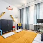 Shortstaypoland Raszynska B190 شقة
